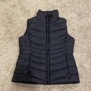 The Northface Puffer Vest size Small Black